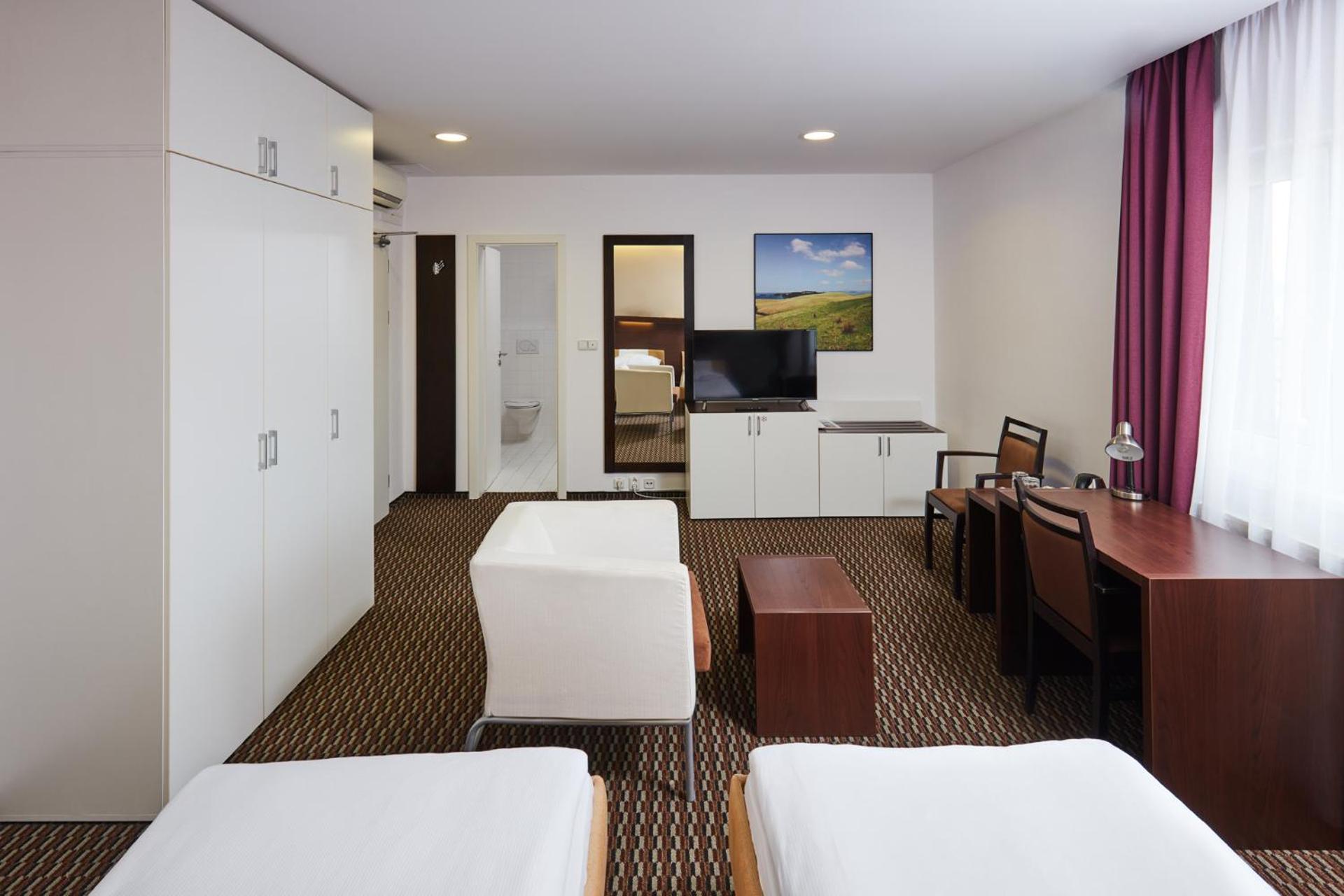 Hotel Rottal Otrokovice Dış mekan fotoğraf