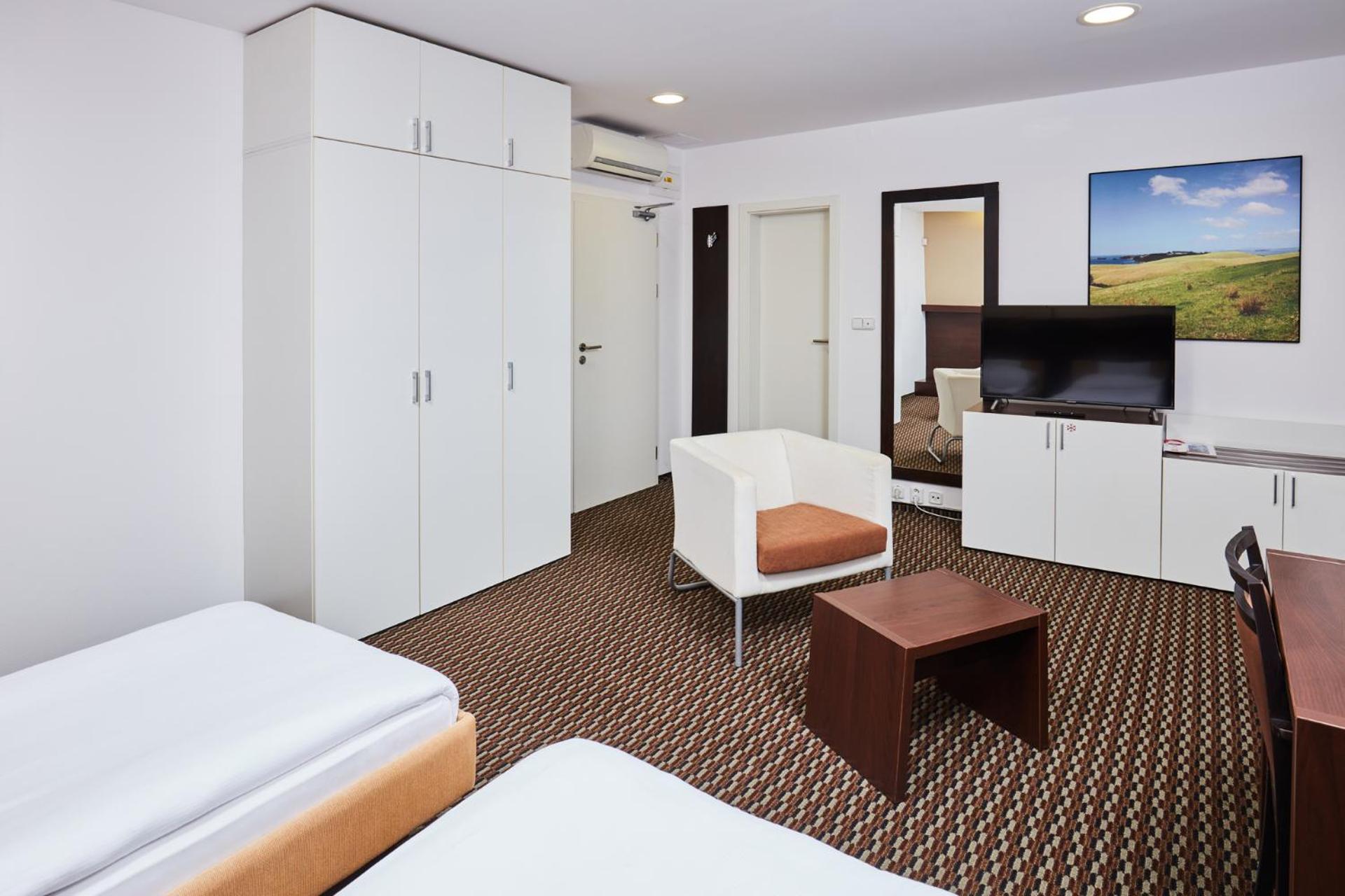 Hotel Rottal Otrokovice Dış mekan fotoğraf