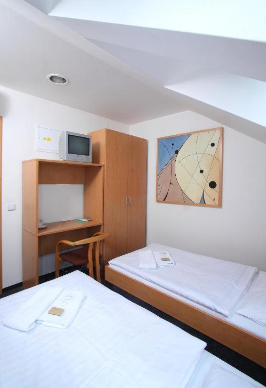Hotel Rottal Otrokovice Dış mekan fotoğraf